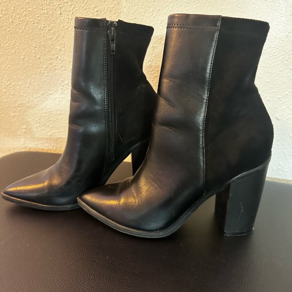 Sleek Black Heeled Boots - Picture 2 of 4